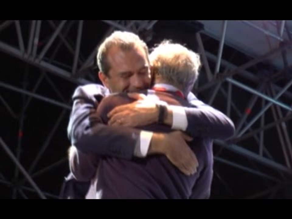 Napoli - Elezioni, de Magistris chiude campagna con Salvatore Borsellino (03.06.16)