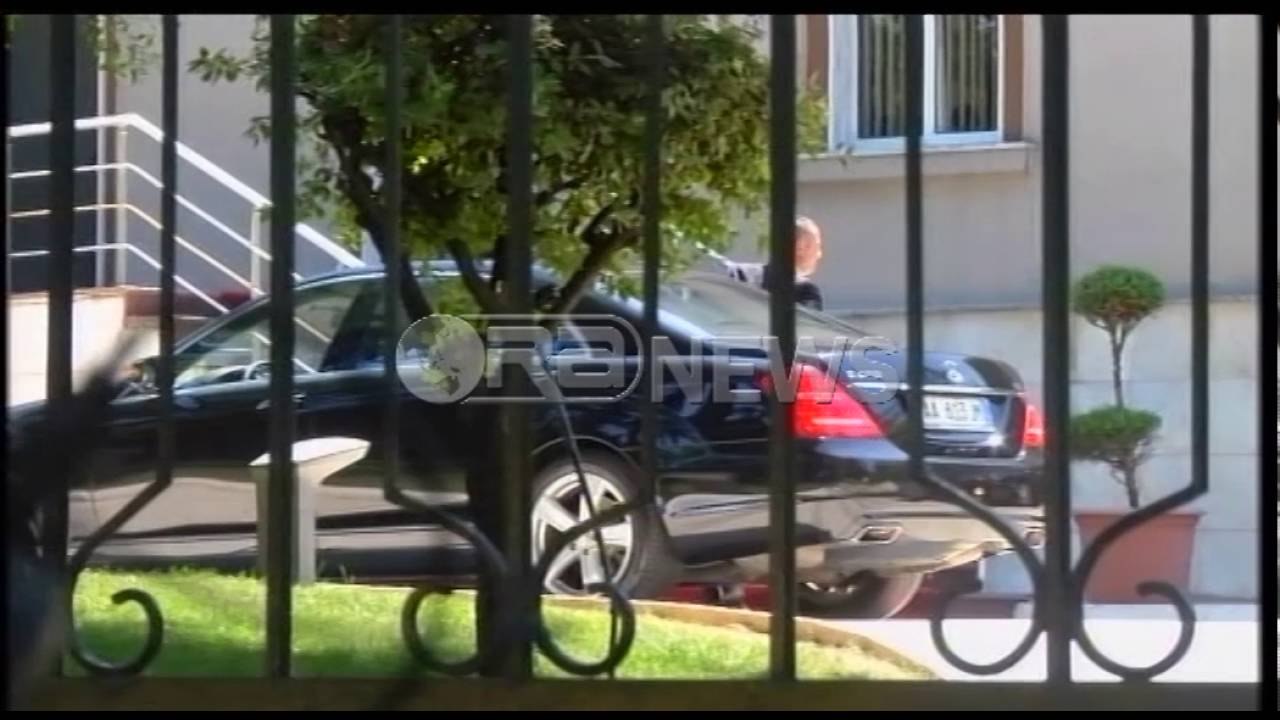 Ora News – Tiranë, skandali i përgjimeve, kryeprokurori Llalla takim me Presidentin Nishani