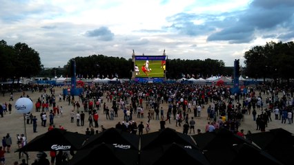 Fan zone à Bordeaux : les premiers supporters