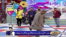 Funny Dance by Uncles in Jeeto Pakistan