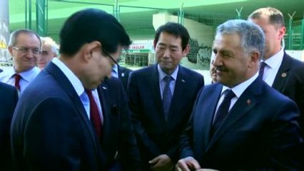 Bakan Arslan, Marmaray'da Vatandaşlarla Yolculuk Yaptı