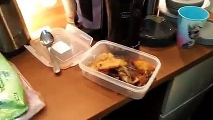 Lahapnya Ayu Ting Ting Makan Sahur Saat Break Syuting Mari Kita Sahur [MarKiSa]