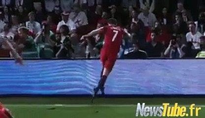 Quand Cristiano Ronaldo échange de corps avec un jeune supporter !