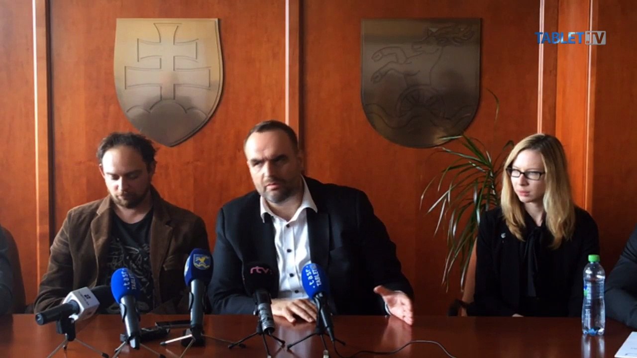 ZÁZNAM: BSK: Umelci z bratislavskej Cvernovky sa presťahujú do bývalej strednej školy 