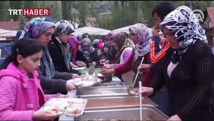 Mahalle sakinleri iftarı her gün birlikte yapıyor