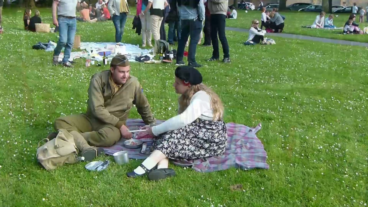 BAYEUX - 2016 D. DAY- BAL DE LA LIBERATION ET EXTRAITS SPECTACLE " UN ETE 44 "