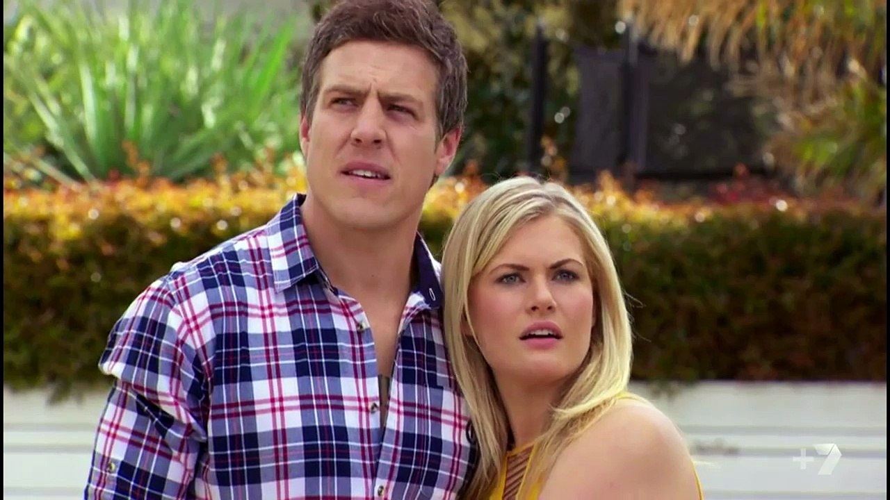 Home and Away 6442 Brax and Ricky leaves Summer Bay together