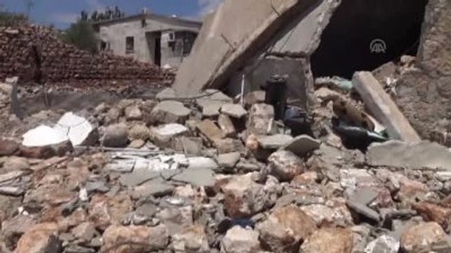 Rus ve Rejim Savaş Uçakları Yerleşim Yerlerini ile Bir Camiyi Bombaladı