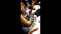 Un bras biomécanique pour tatoueur