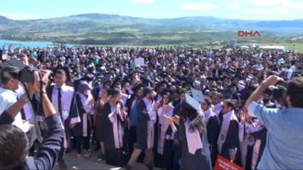 Tunceli Üniversitesi'nin Mezuniyet Törenine 4 Bin Kişi Katıldı