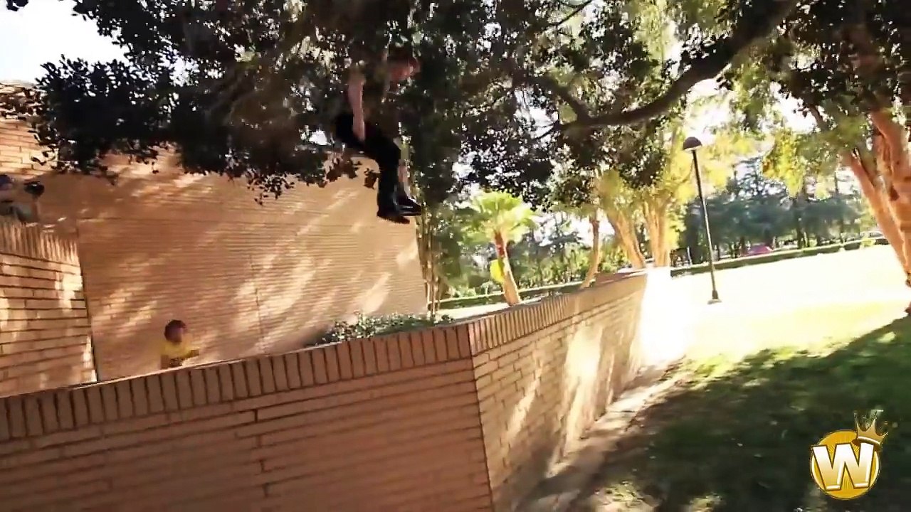 PEOPLE ARE AWESOME (Parkour and Freerunning)