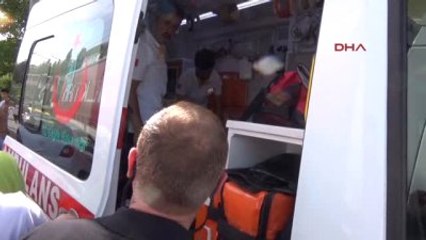 Zonguldak Otomobil Tır'ın Dorsesine Çarptı 2 Yaralı