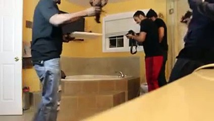 Lobster n Crab prank!!! Tooo funny!!!