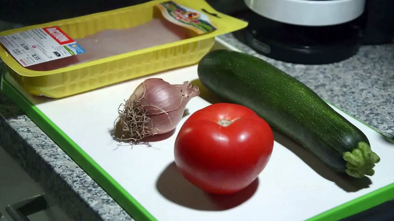 Recette facile : Courgette, Tomate, Oignon et Blanc de Poulet