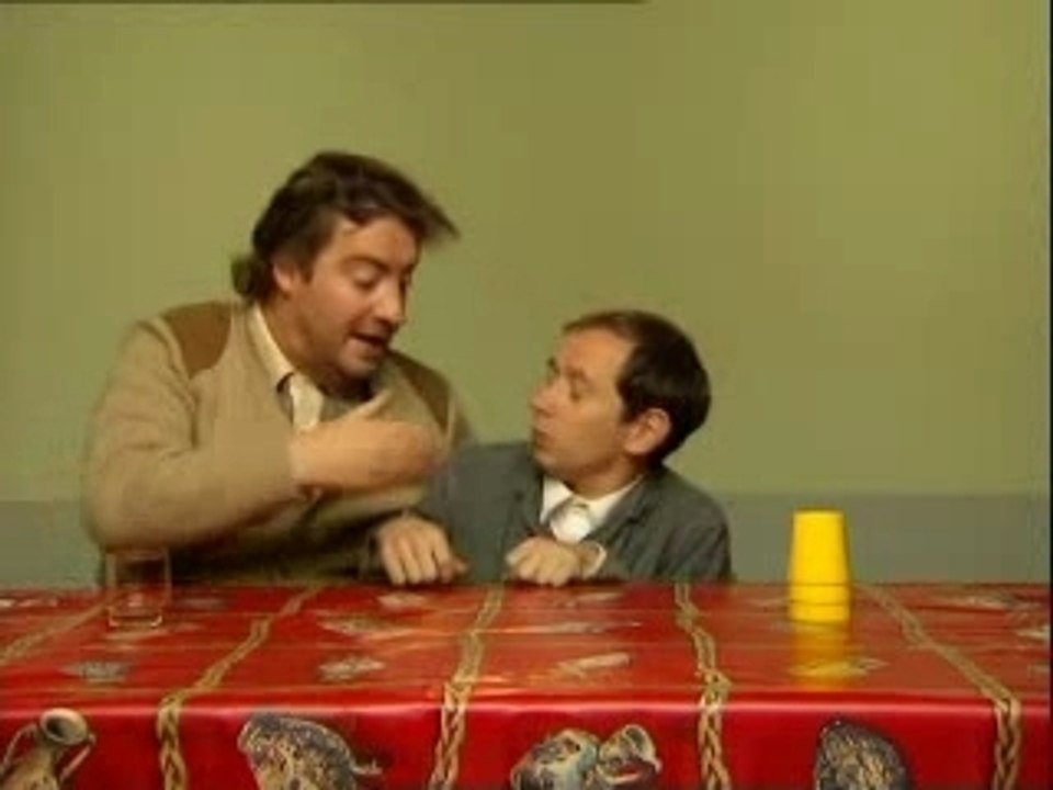 Les Deschiens - Va jouer avec Atmen