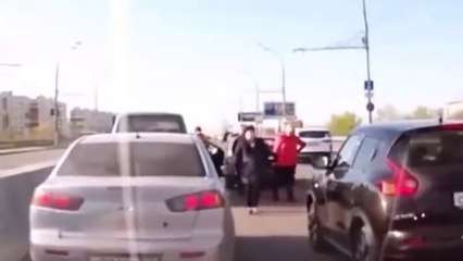 Подборка приколов бабы за рулем 2016 / Fail Compilation girls in cars 2016