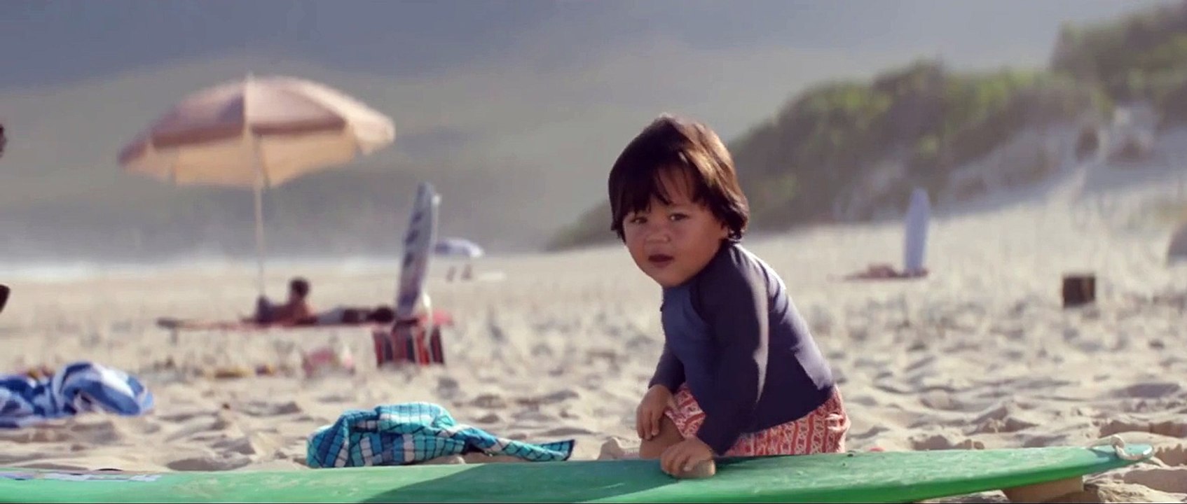 Les bébés dEVIAN sont de retour et cette fois-ci ils surfent Pub EVIAN