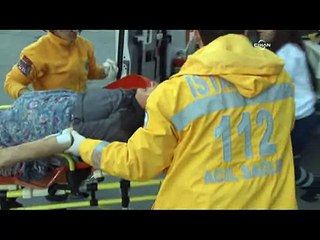 Karısı ve iki çocuğunu baltayla yaraladı