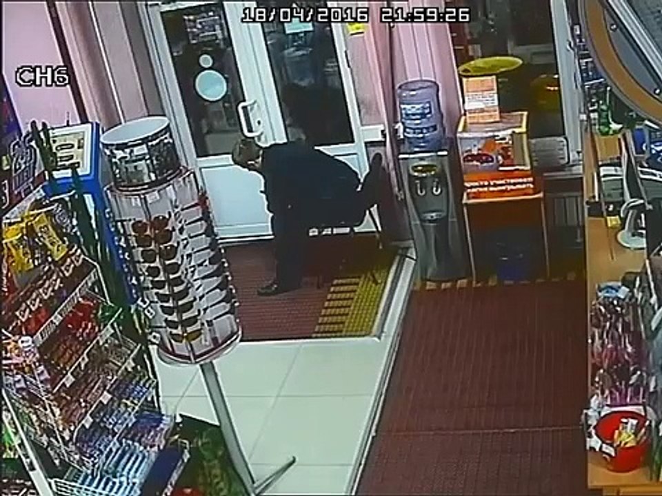 В Иркутской области налётчики с газовым баллончиком за минуту обчистили АЗС