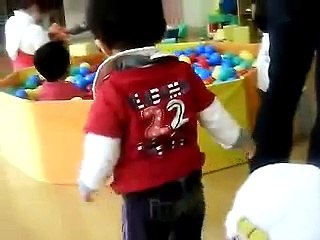 おもちゃだ！ボールだ！滑り台だ！！