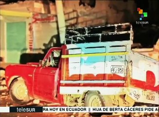 Rafael Correa: 54 personas han sido rescatadas bajo escombros
