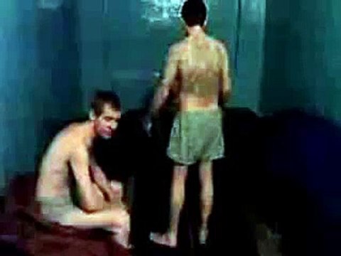 Блатной бухой зек попутал с зоной город Курск 2013 год!