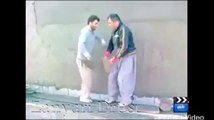 الموت ديال الضحك مع جوج بناية محششين - lmout dyal dahk