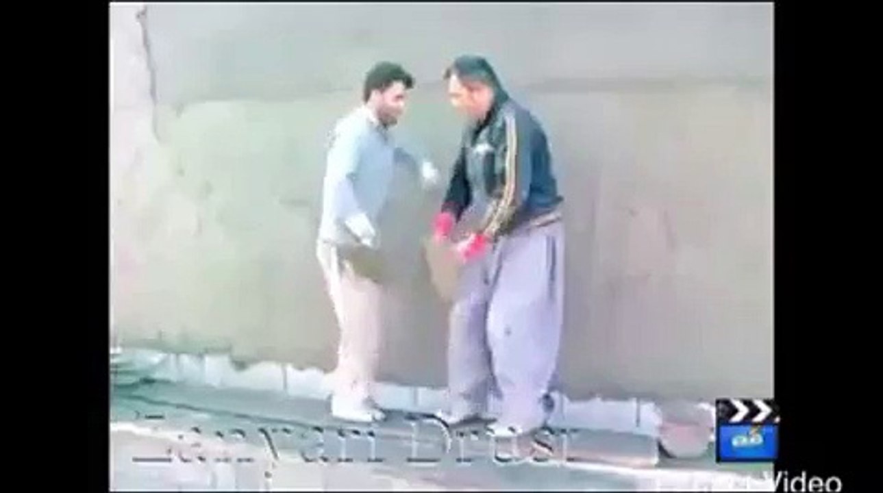 الموت ديال الضحك مع جوج بناية محششين - lmout dyal dahk