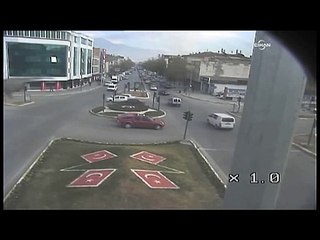 Trafik kazaları mobese kameralarına yansıdı