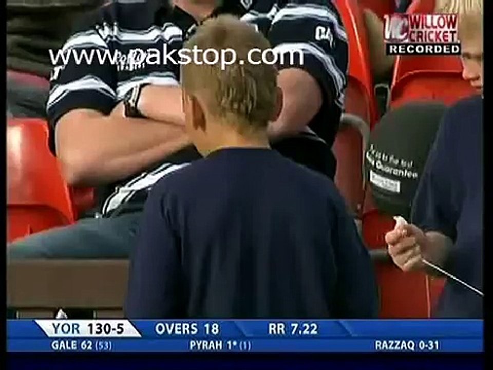 Abdul Razzaq Brilliant Slower Ball of the History