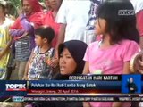 Peringati Hari Kartini, Ibu-ibu Ikuti Lomba Arung Getek
