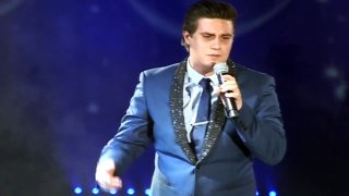 Aaron Bolton as Frankie Valli 'My Eyes Adored You'!