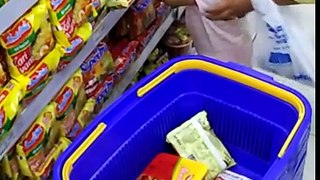little baby shopping alone.mp4