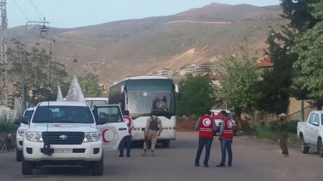 Syrie: 500 blessés et malades évacués de villes assiégées