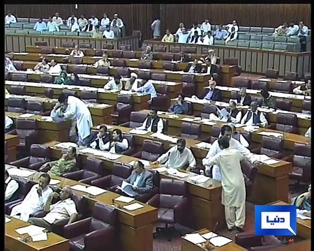 Joint Session og the Parliament on PIA Privatization, Report by Shakir Solangi, Dunya News.