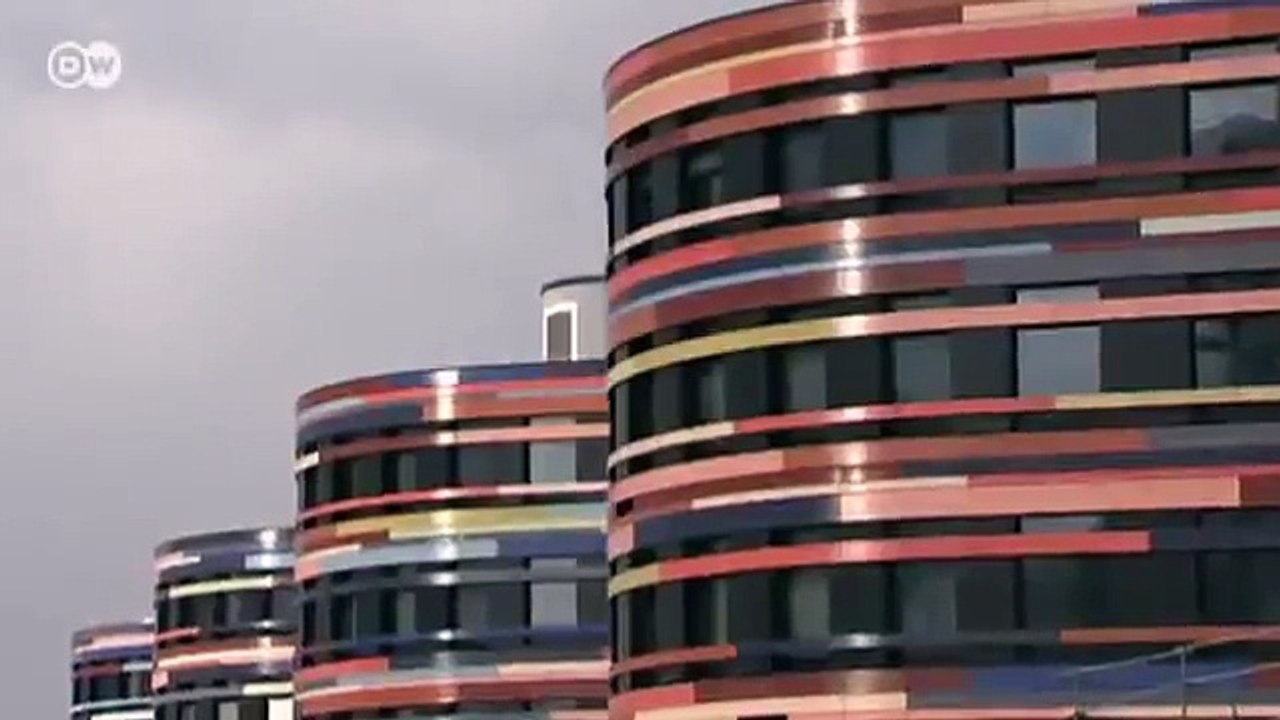 فنان الأضواء البريطاني انطوني ماكول