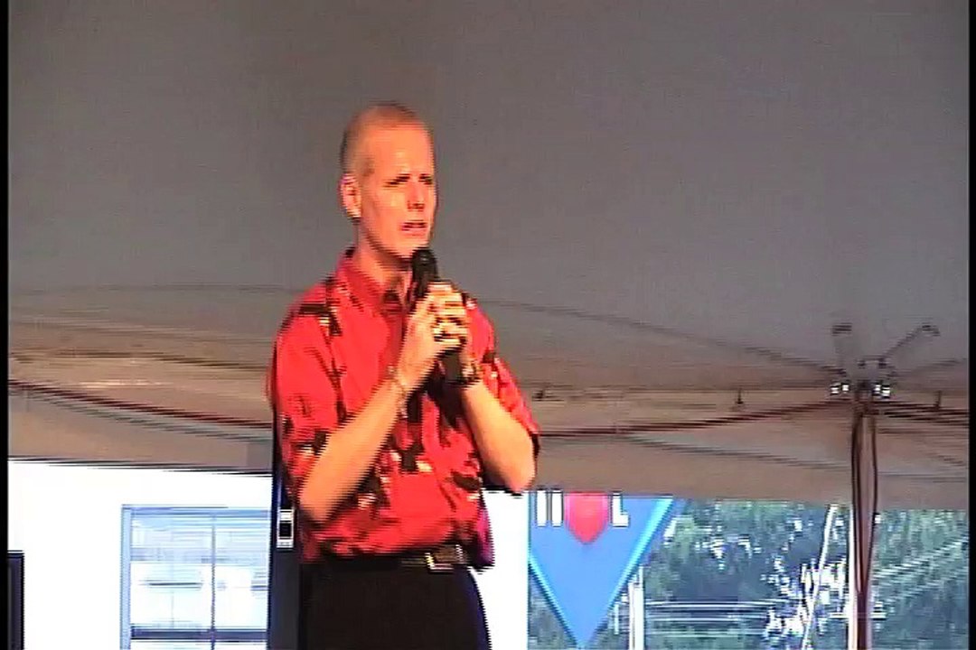 Chris Drummond sings 'Long Black Limousine' Elvis Week 2004