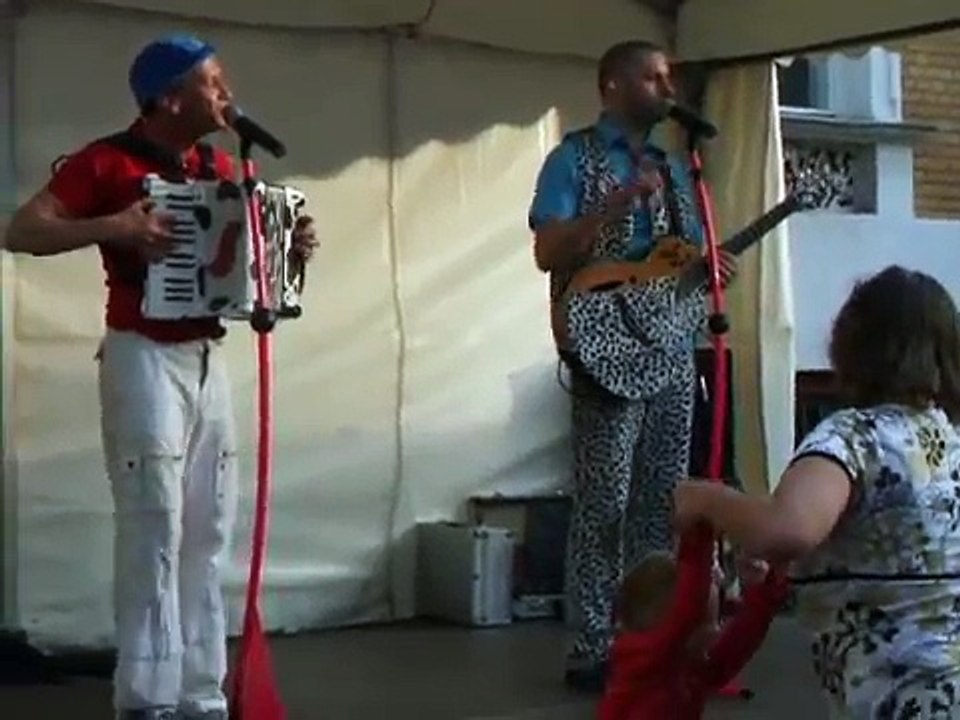 Remmi & Demmi - Highway to hell