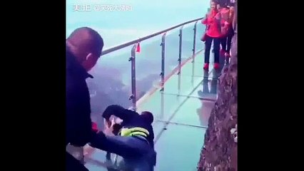 Bu Köprüden Geçmek Yürek İster!