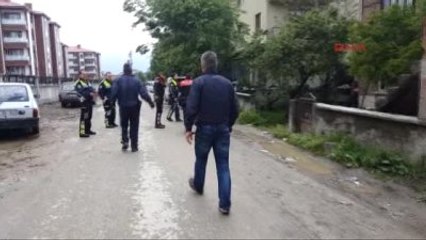 Polisten Kaçan Sürücü Evin Bahçesinde Yakalandı