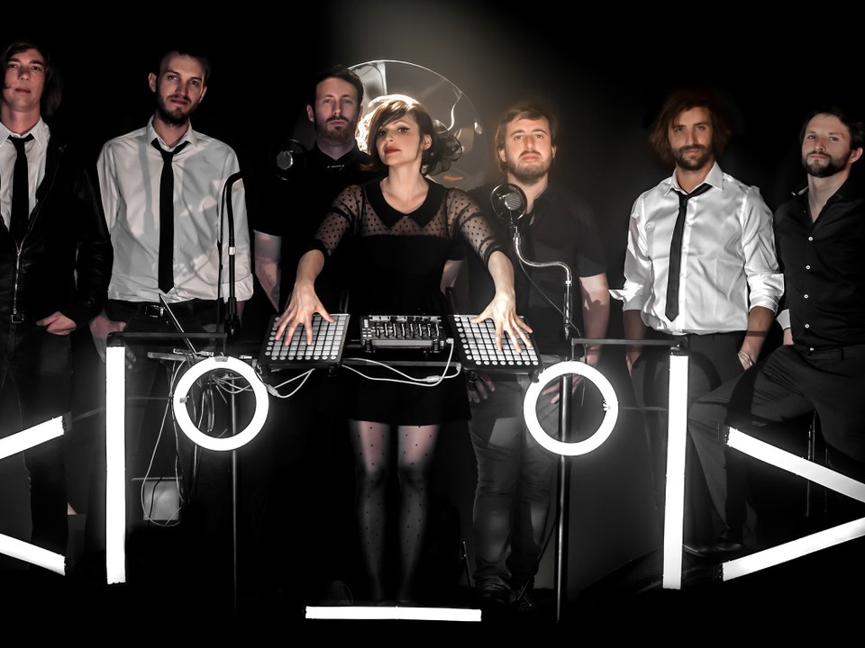 Caravan Palace : "On aimerait que Mark Ronson écoute notre musique"