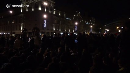 "Nuit Debout" participants organise classical music on Paris square