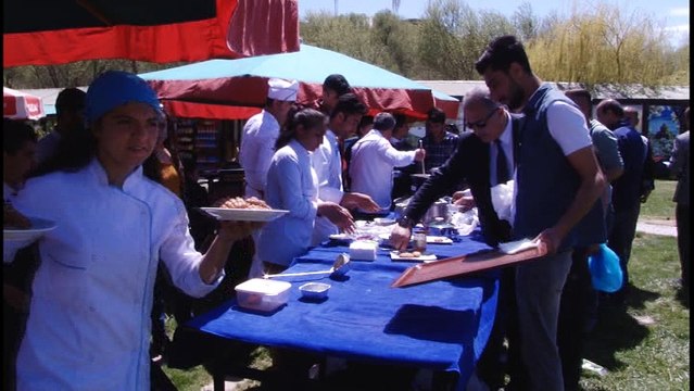 van kalesi ve van yemakleri ile iki lezzet bir arada