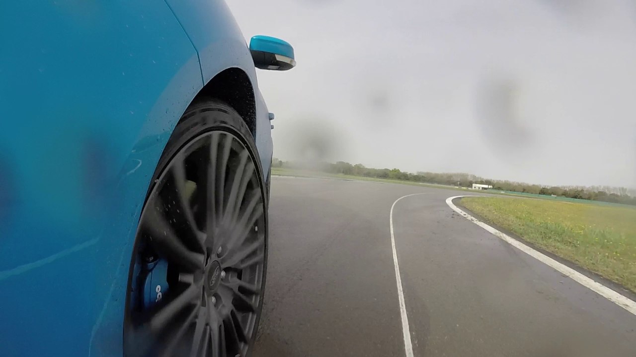 Drift en Ford Focus RS MKIII avec Axel François