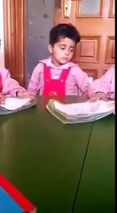 بڑے بڑے پڑھائی کے وقت سو جاتے ہیں، یہ تو معصم بچہ ہے، ہاہاہا