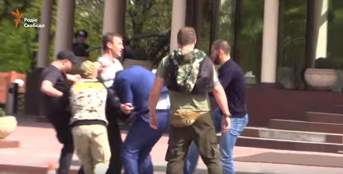 Суд линча над сепаратистом в Харькове