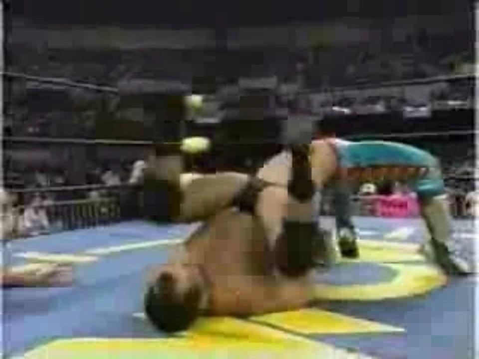 ULltimo Dragon Attacken