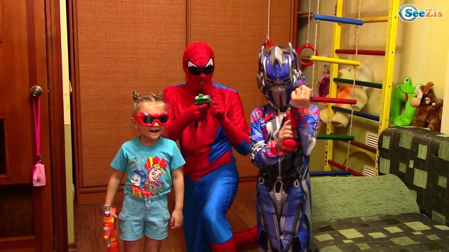 Spiderman. Человек Паук vs Трансформер Оптимус Прайм и Ярослава. Игры для детей. Tiki Taki Boys