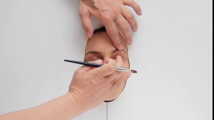 Rămâi fără cuvinte. Vezi ce înseamnă 365 de zile de machiaj pe faţa celor ce utilizează frecvent