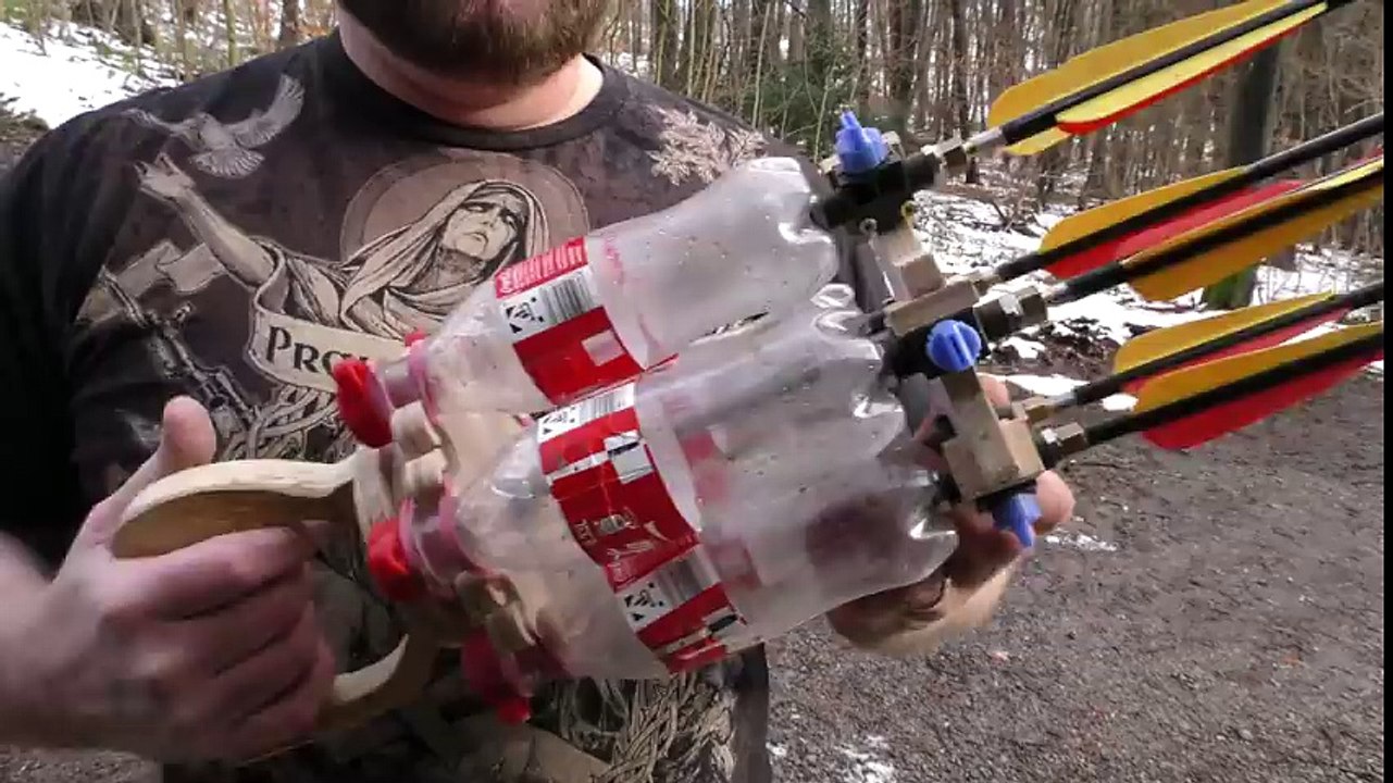 Trebuie să vezi ce a făcut acest om din nişte sticle de COLA